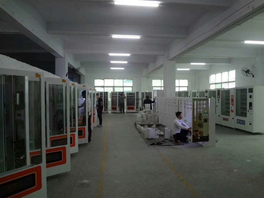 Khăn tắm biển không tủ lạnh Bộ đồ bơi Máy bán hàng tự động 220V 50HZ