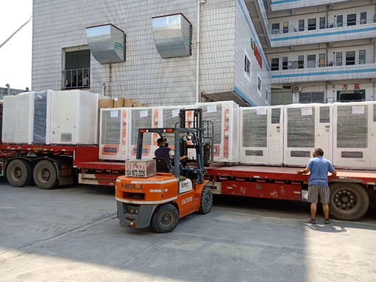 Khăn tắm biển không tủ lạnh Bộ đồ bơi Máy bán hàng tự động 220V 50HZ